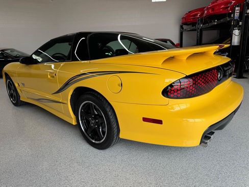 Used 2002 Pontiac Firebird Trans Am RWD image 9