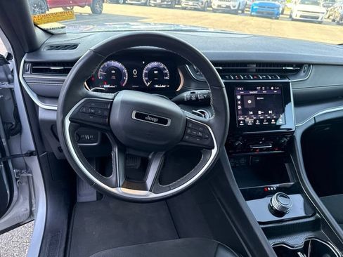 Used 2024 Jeep Grand Cherokee Altitude AWD/4WD image 14