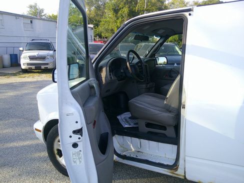 Used 2003 Chevrolet Astro w/ Convenience Pkg image 7