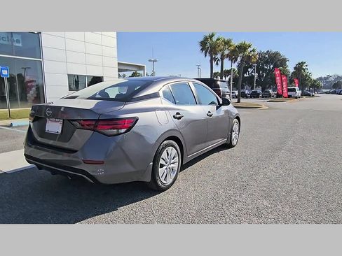 Used 2024 Nissan Sentra S image 31