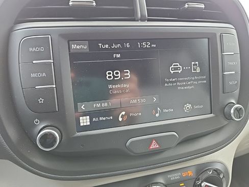 Certified 2025 Kia Soul LX w/ LX Technology Package FWD image 15