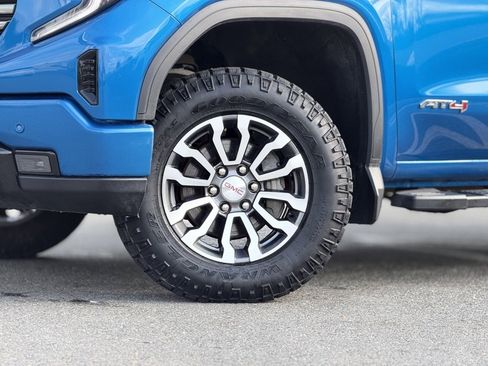 Used 2023 GMC Sierra 1500 AT4 image 2