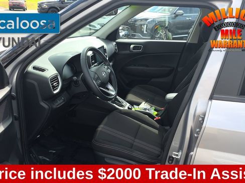 Used 2024 Hyundai Venue SEL image 23