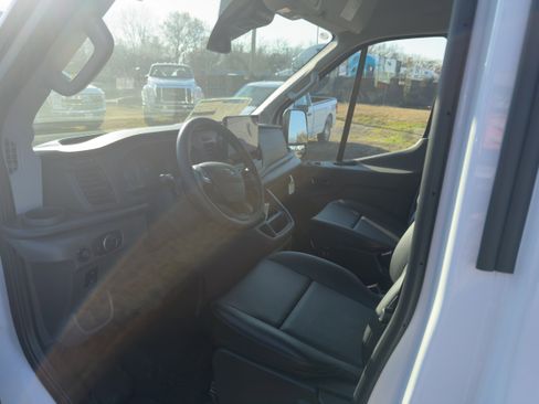 New 2026 Ford Transit 250 148 Medium Roof RWD image 11