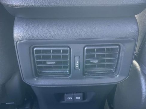 Used 2025 Toyota RAV4 XLE AWD/4WD image 13