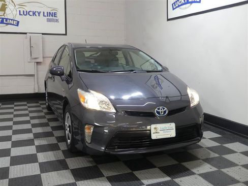 Used 2015 Toyota Prius Four FWD image 5