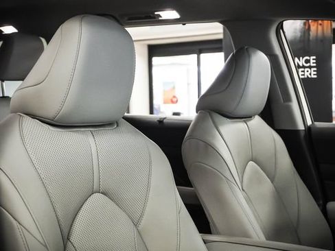 Used 2024 Toyota Grand Highlander AWD image 25