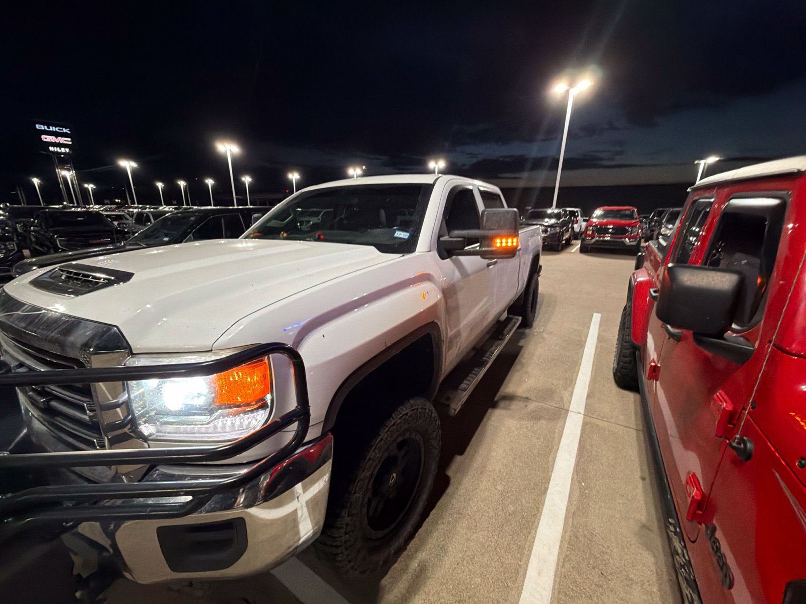 Used 2018 GMC Sierra 2500 4x4 Crew Cab w/ Sierra Convenience Package image 3