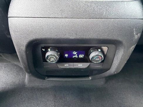 Used 2026 Chevrolet Traverse LT AWD/4WD image 12