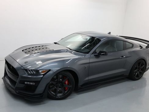 Used 2022 Ford Mustang Shelby GT500 w/ Carbon Fiber Track Pack RWD image 54