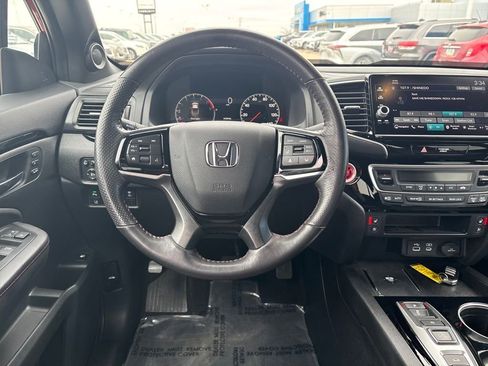 Used 2025 Honda Ridgeline Black Edition image 16