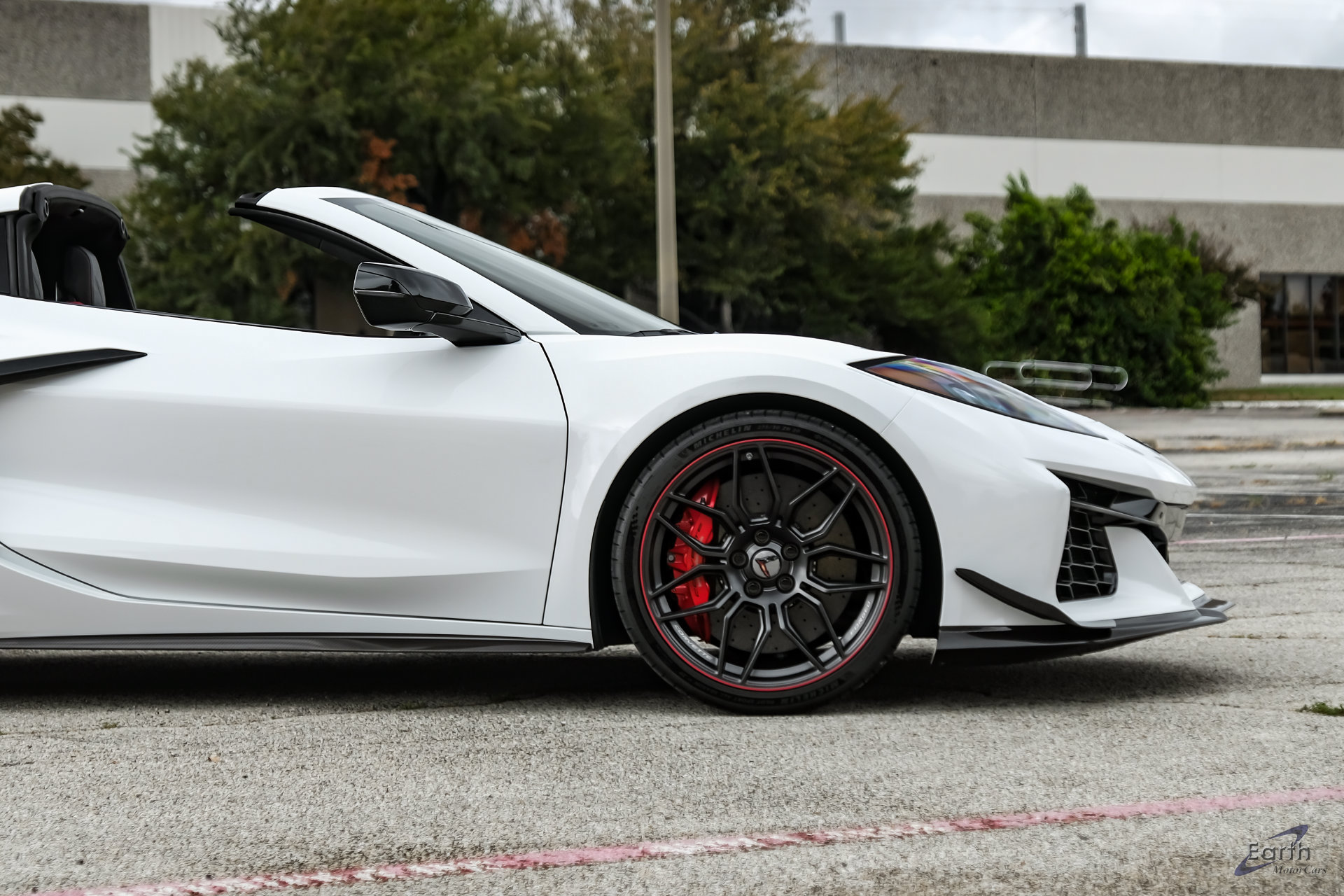 Used 2024 Chevrolet Corvette Z06 w/ Z07 Performance Package RWD image 31