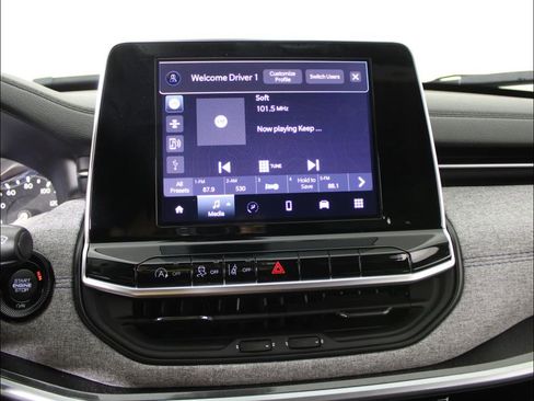 New 2025 Jeep Compass Latitude image 21