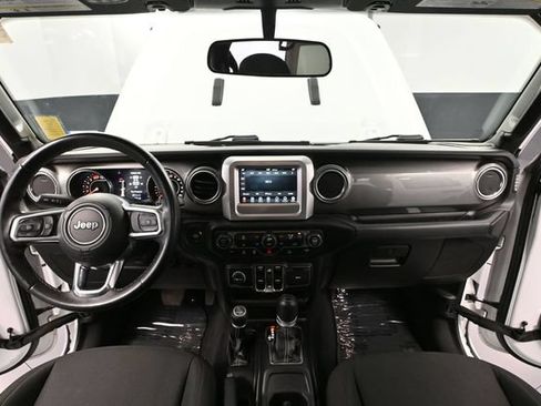 Used 2019 Jeep Wrangler Unlimited Sahara AWD/4WD image 25