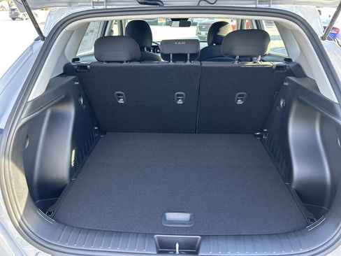 New 2026 Hyundai Kona SE image 16