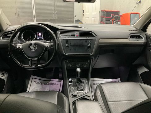Used 2018 Volkswagen Tiguan SEL AWD/4WD image 10