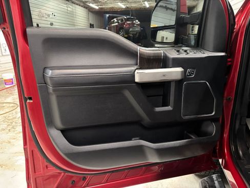 Used 2020 Ford F250 Lariat w/ Lariat Ultimate Package AWD/4WD image 9