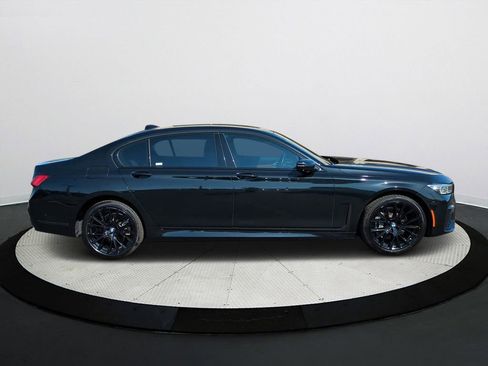 Used 2020 BMW 740i w/ M Sport Package image 3