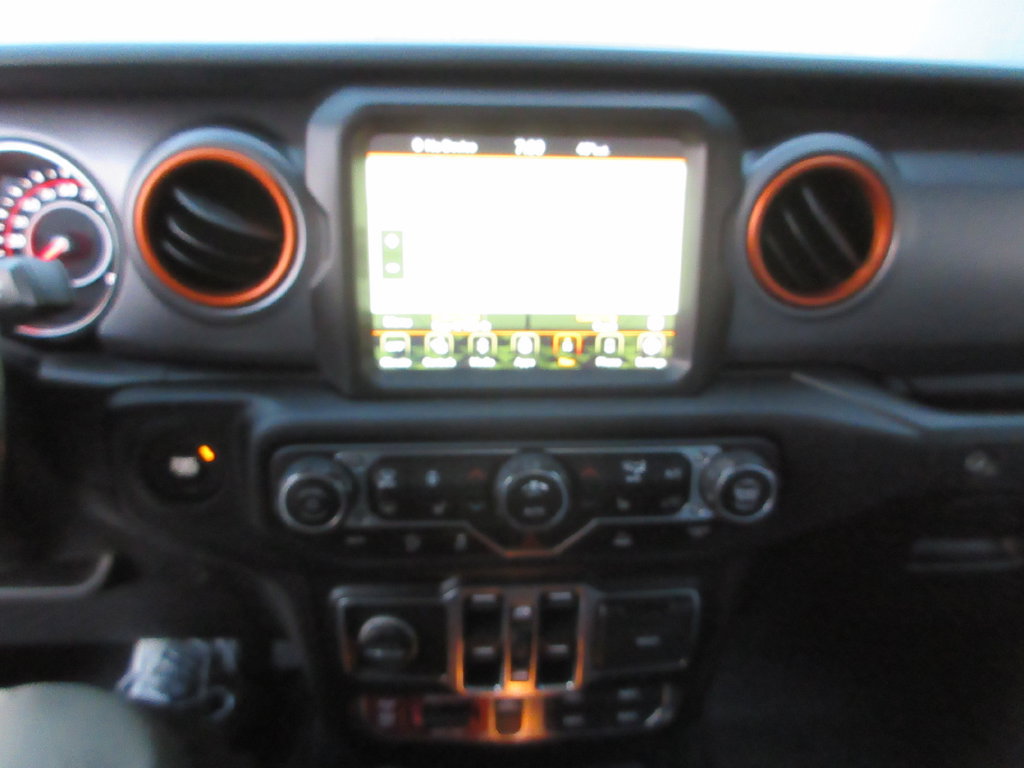 Used 2021 Jeep Gladiator Mojave AWD/4WD image 32