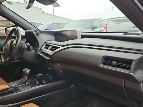 Used 2020 Lexus UX 250h w/ Premium Package image 13