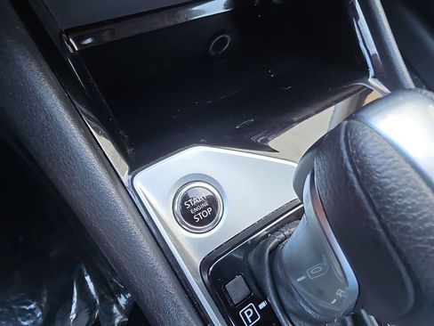 Used 2024 Nissan Altima 2.5 SV FWD image 17