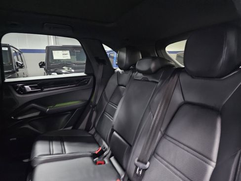 Used 2019 Porsche Cayenne image 8