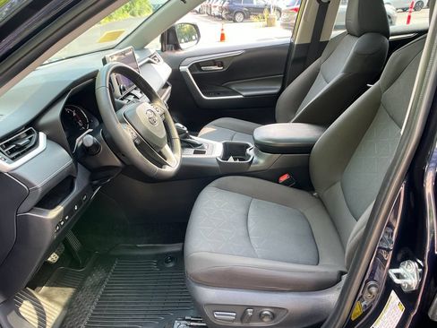 Certified 2025 Toyota RAV4 XLE w/ Convenience Package AWD/4WD image 9