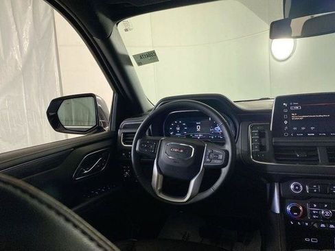 Used 2023 GMC Yukon SLT w/ SLT Premium Package AWD/4WD image 18