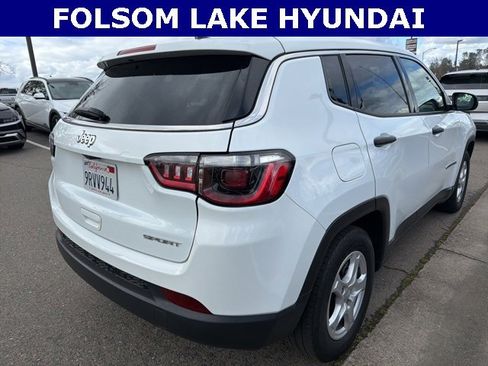 Used 2022 Jeep Compass Sport image 3