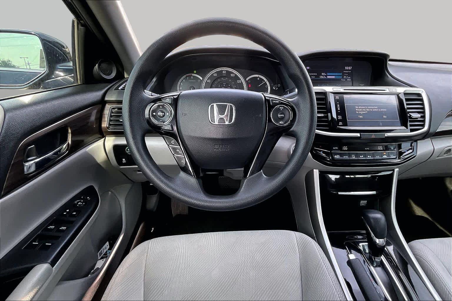 Used 2017 Honda Accord EX image 6