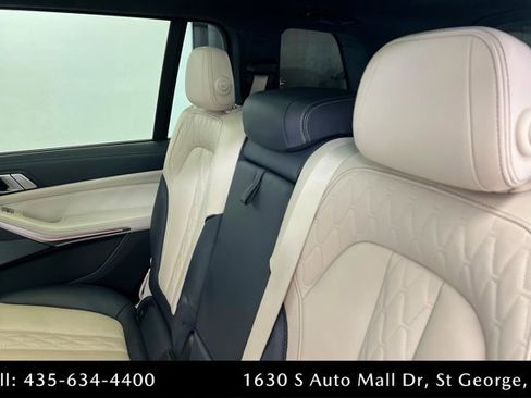 Used 2022 BMW X7 M50i image 20