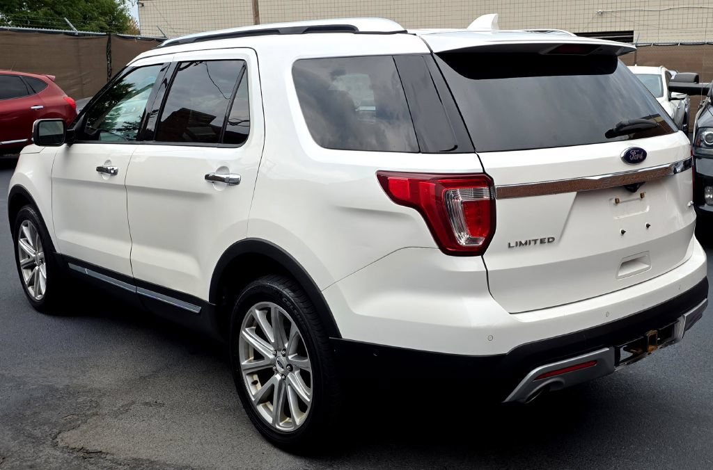Used 2017 Ford Explorer Limited w/ Equipment Group 301A AWD/4WD image 5