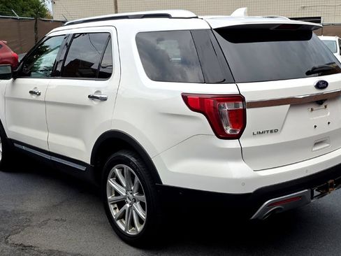 Used 2017 Ford Explorer Limited w/ Equipment Group 301A AWD/4WD image 5