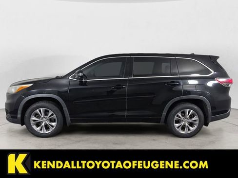 Used 2015 Toyota Highlander Plus image 2
