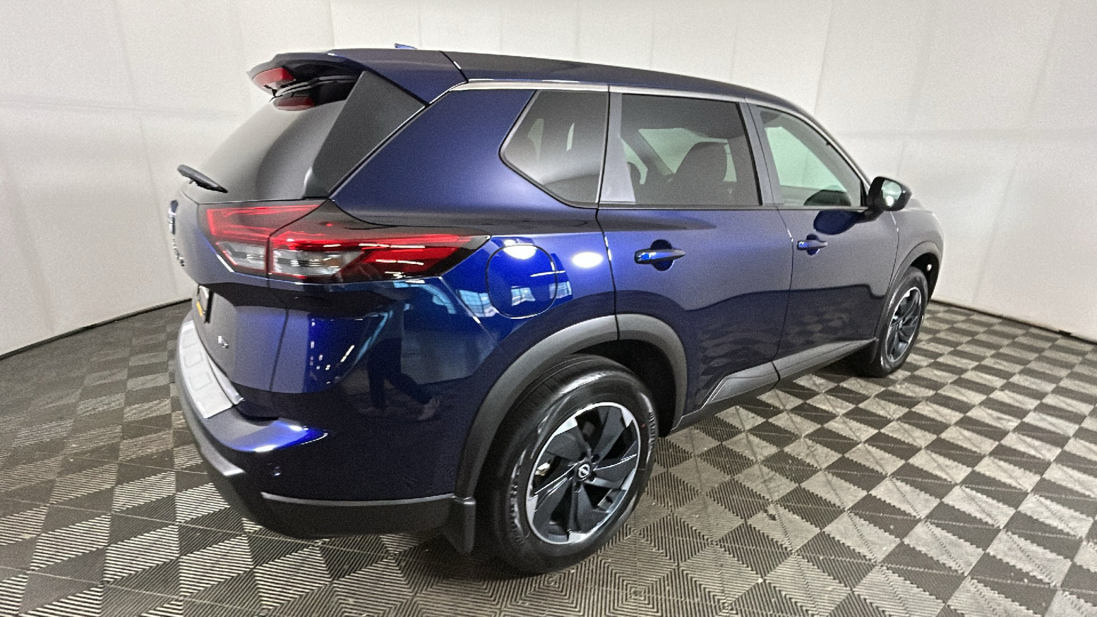 Certified 2026 Nissan Rogue SV AWD/4WD image 3