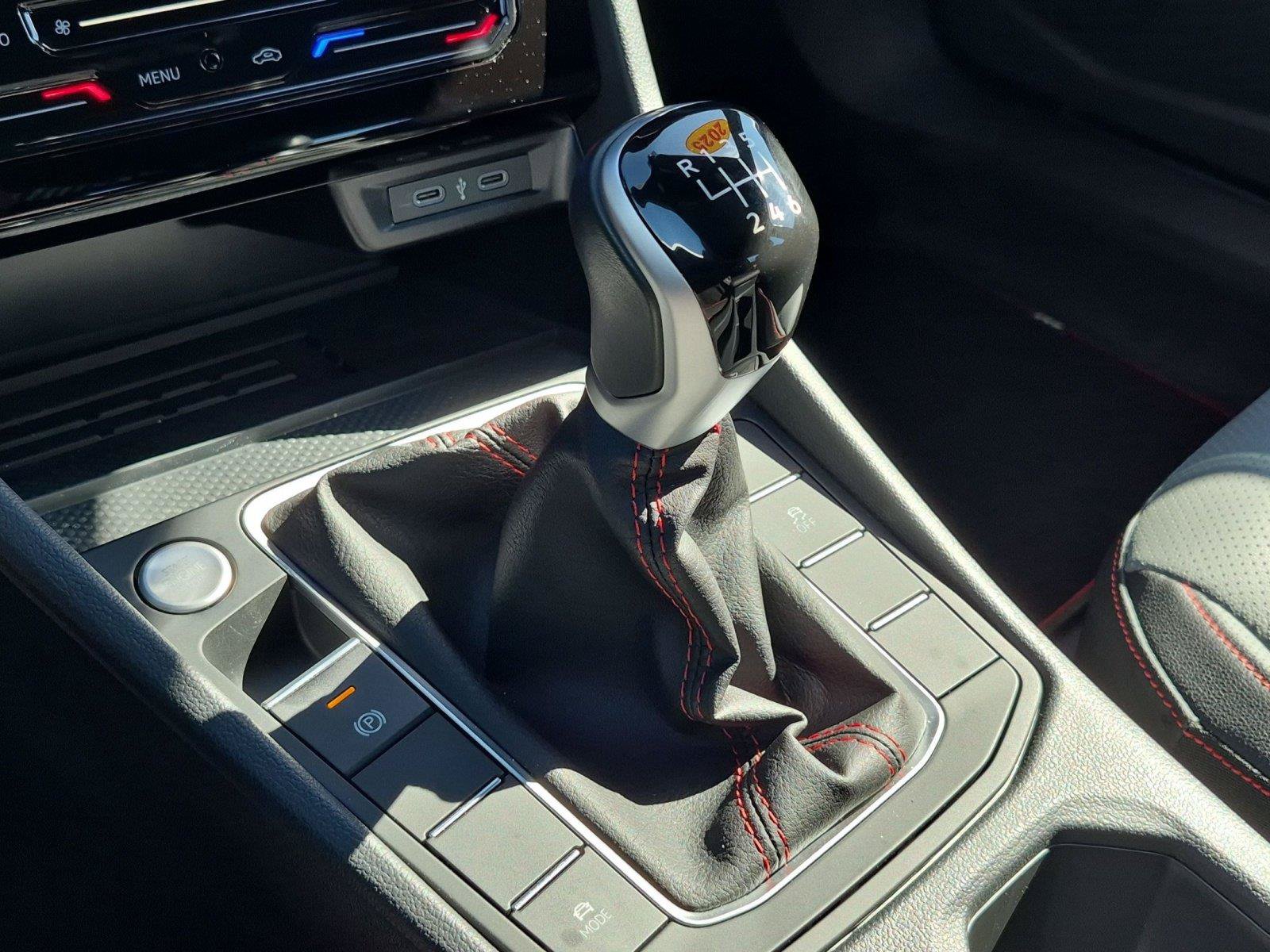 Certified 2025 Volkswagen Jetta GLI Autobahn FWD image 11