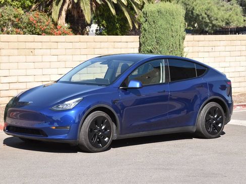 Used 2021 Tesla Model Y Long Range AWD/4WD image 22