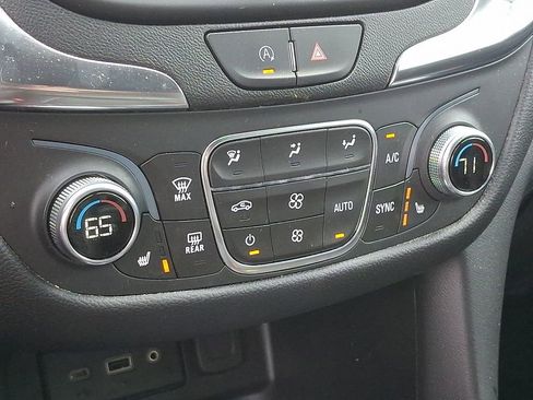 Used 2022 Chevrolet Equinox LT AWD/4WD image 15