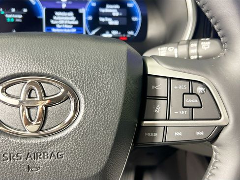 New 2026 Toyota Highlander Limited image 19