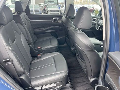 Certified 2025 Kia Sorento SX image 18