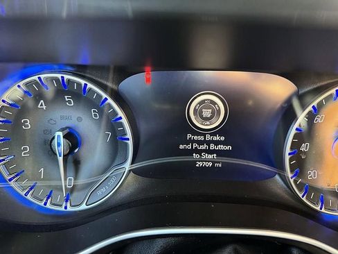 Used 2019 Chrysler Pacifica Limited w/ Tire & Wheel Group image 14