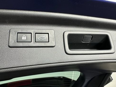 Used 2024 Subaru Forester Sport image 21