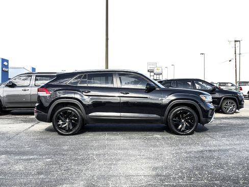 Used 2022 Volkswagen Atlas Cross Sport SE FWD image 8