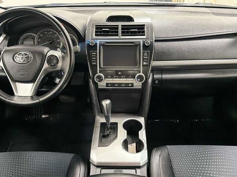 Used 2014 Toyota Camry SE image 25