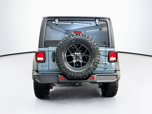 Used 2025 Jeep Wrangler Willys image 7