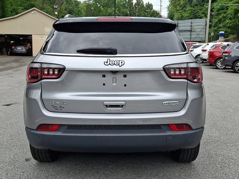 Used 2018 Jeep Compass Latitude w/ Safe & Security Group AWD/4WD image 6