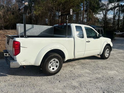 Used 2015 Nissan Frontier S image 3