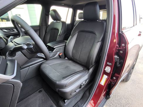 New 2025 Jeep Grand Cherokee Altitude image 12