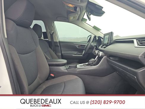 Used 2020 Toyota RAV4 LE image 14