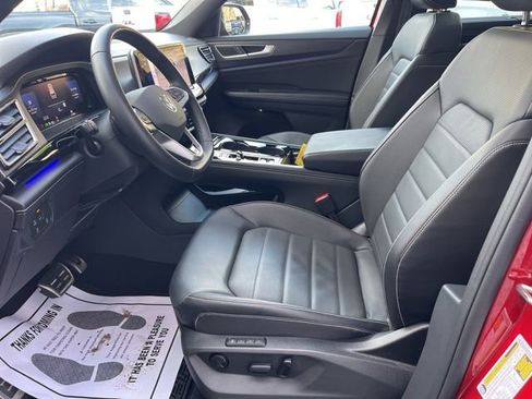 Used 2024 Volkswagen Atlas Cross Sport SEL R-Line image 23